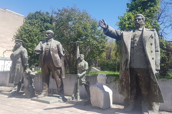 A Communist Manifesto: Tirana before and after - A short break at Komiteti Bar