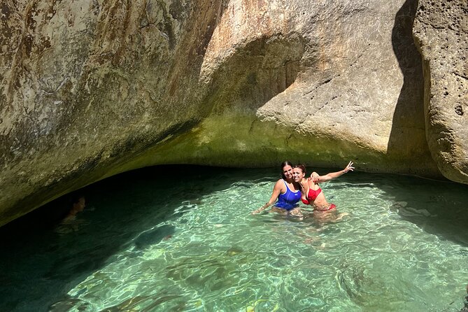 Blue Cave & Grama Bay Full Day Guided Boat Tour - Boat comfort, language, and group size