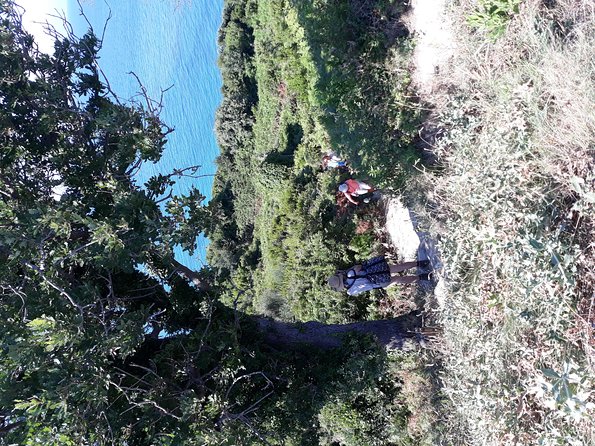 Cape Of Rodon - Day Tour by ADRIATIK TOURS LLC - Walking to Rodoni Castle