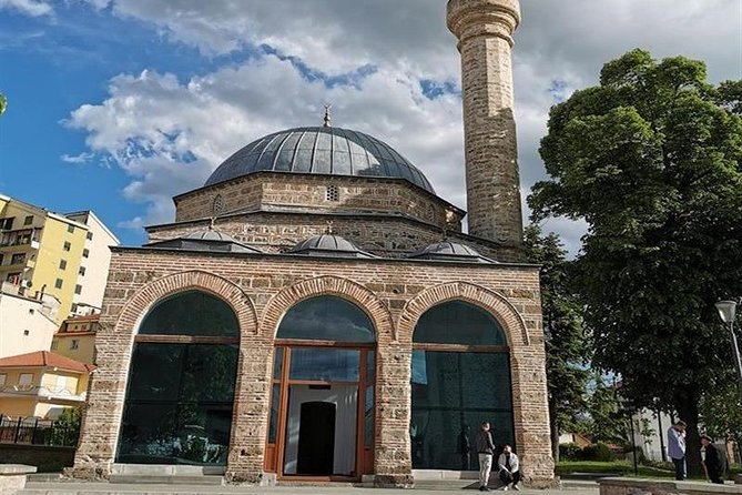 Daytrip to Korce "Little Paris" & Pogradec in Lake Ohrid - One hour with Byzantine art at the Museum of Medieval Art