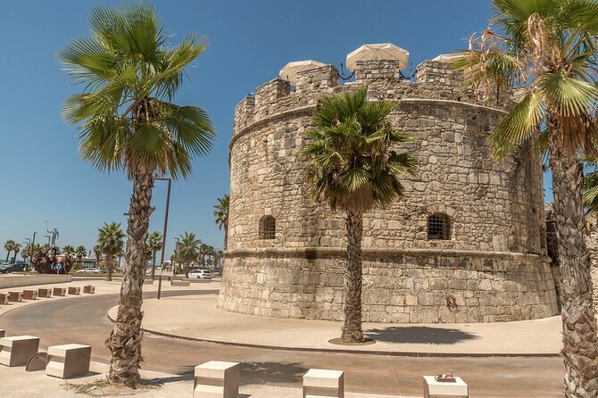 Durrës: Walking tour with Roman Amphitheater - Entering a partly buried Roman arena