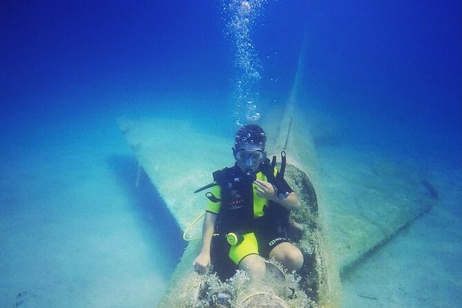 Scuba Diving in MIG-21 wreck - Staff support and the private setup
