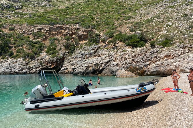 Speed Boat Tour to National Park and Grama Bay - Llovizi Beach and the long stop at Grama Bay