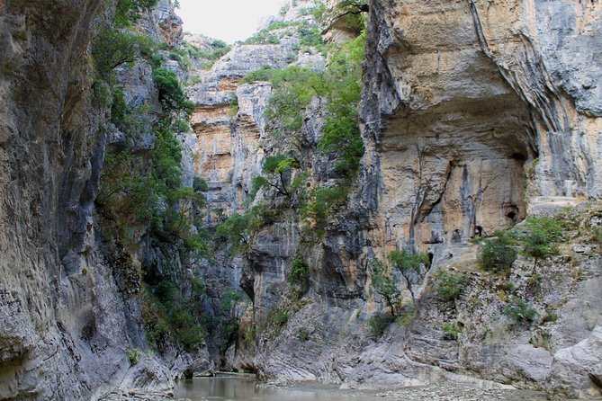Visit Benje Thermal Baths & Kelcyra Waterfall & Langarica Canyon - Who should book this experience?